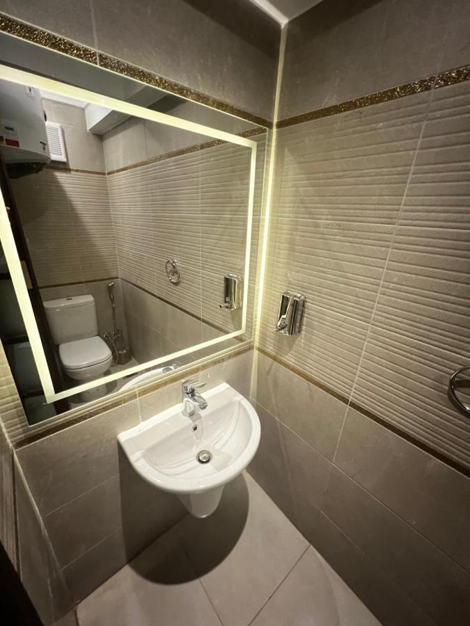 Luxury Flat With Garden And Private Entrance شقة فاخرة بحديقة و مدخل خاص Каїр Екстер'єр фото