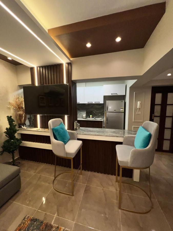 Luxury Flat With Garden And Private Entrance شقة فاخرة بحديقة و مدخل خاص Каїр Екстер'єр фото
