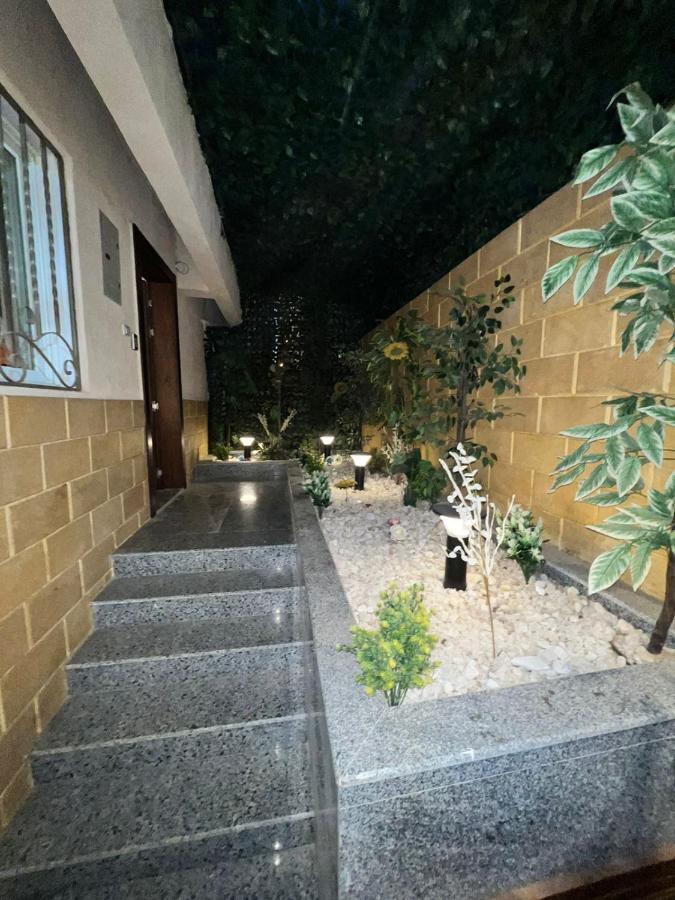 Luxury Flat With Garden And Private Entrance شقة فاخرة بحديقة و مدخل خاص Каїр Екстер'єр фото