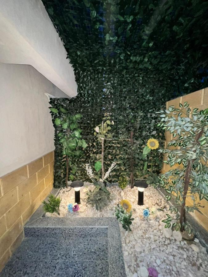 Luxury Flat With Garden And Private Entrance شقة فاخرة بحديقة و مدخل خاص Каїр Екстер'єр фото