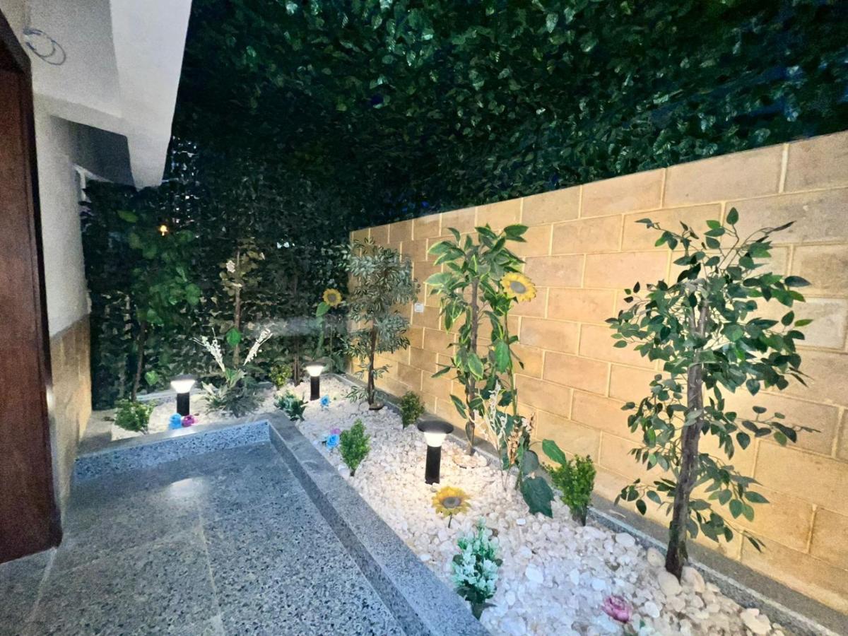 Luxury Flat With Garden And Private Entrance شقة فاخرة بحديقة و مدخل خاص Каїр Екстер'єр фото