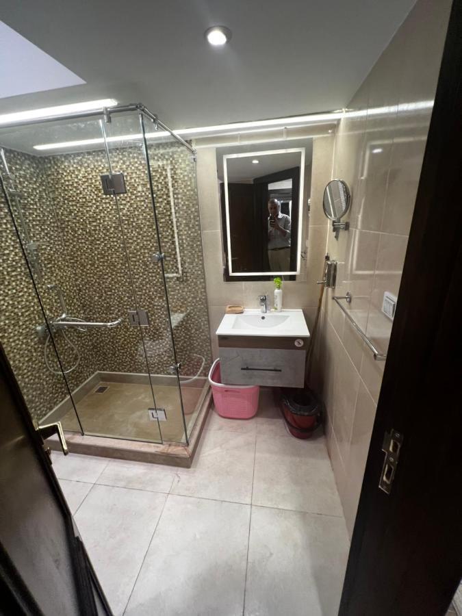 Luxury Flat With Garden And Private Entrance شقة فاخرة بحديقة و مدخل خاص Каїр Екстер'єр фото