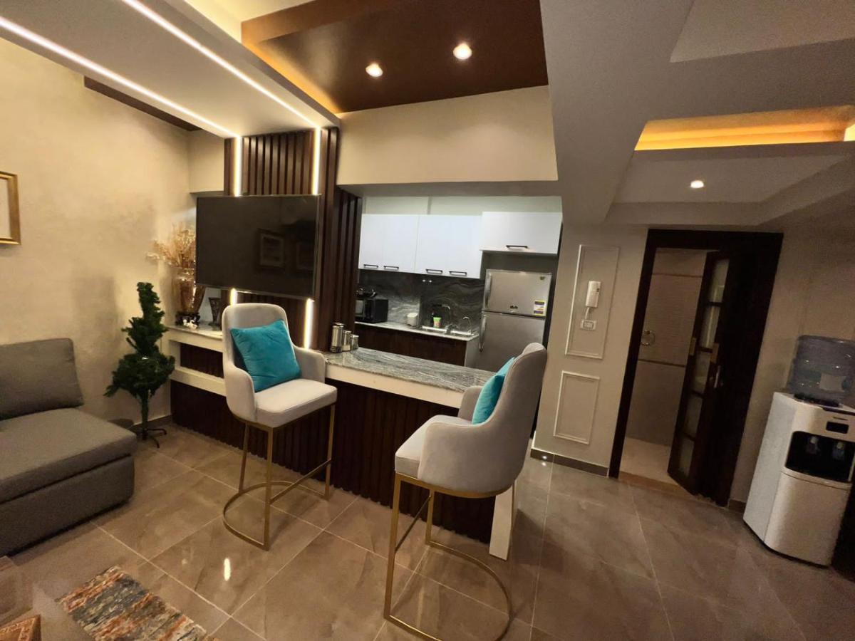 Luxury Flat With Garden And Private Entrance شقة فاخرة بحديقة و مدخل خاص Каїр Екстер'єр фото